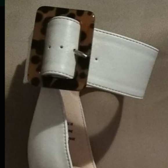 Women's Size 5.5 White Block High Heeled Sandals - Picture 4 of 8